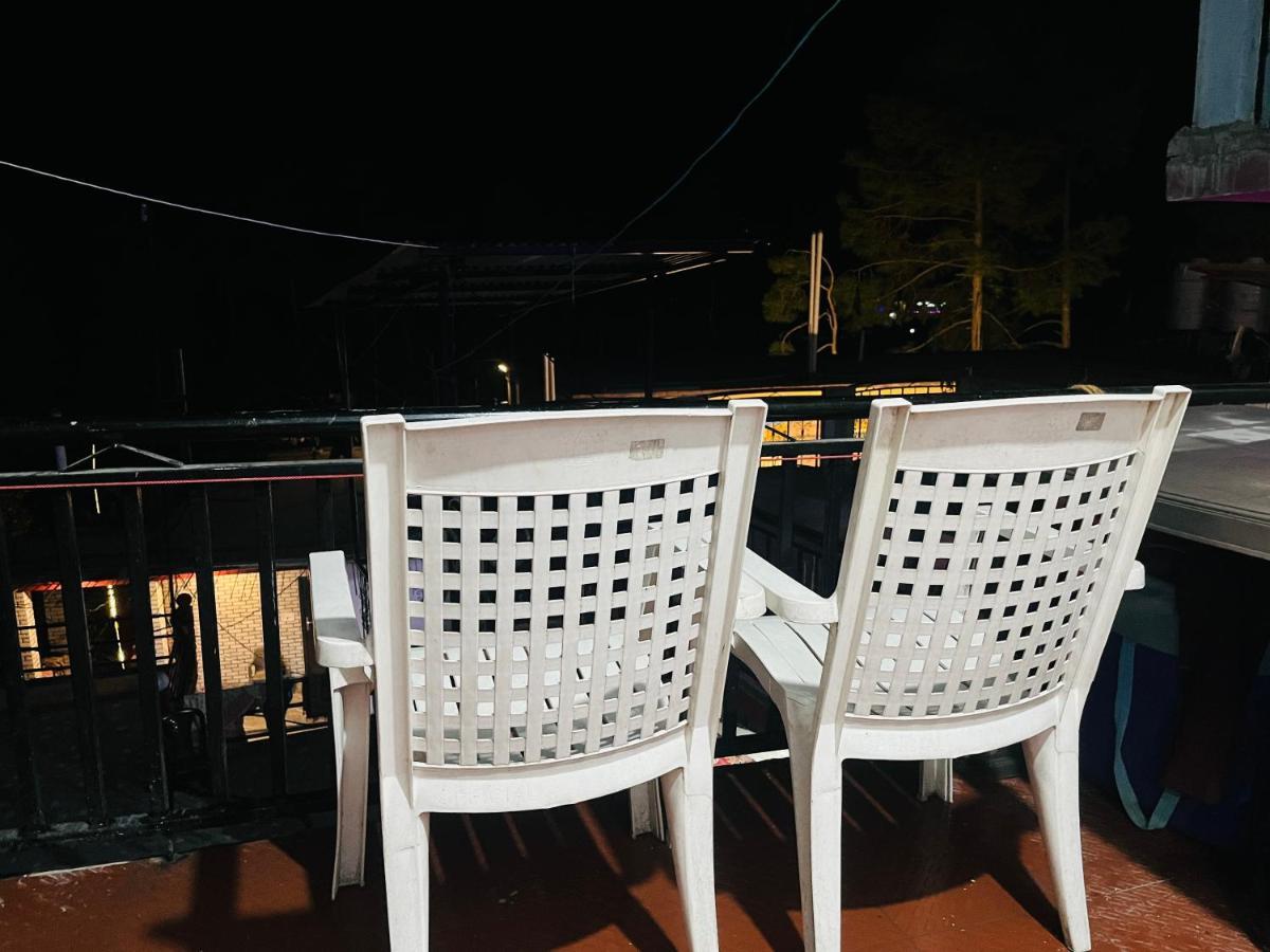 Shanti Cafe & Hostels كاسول المظهر الخارجي الصورة