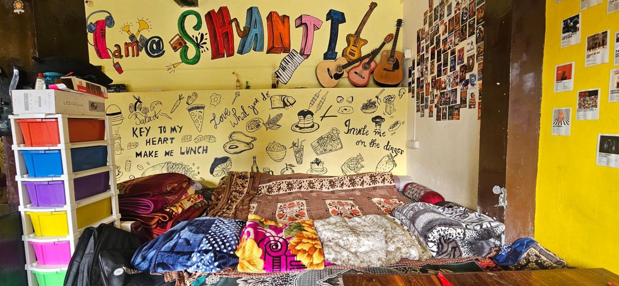 Shanti Cafe & Hostels كاسول المظهر الخارجي الصورة