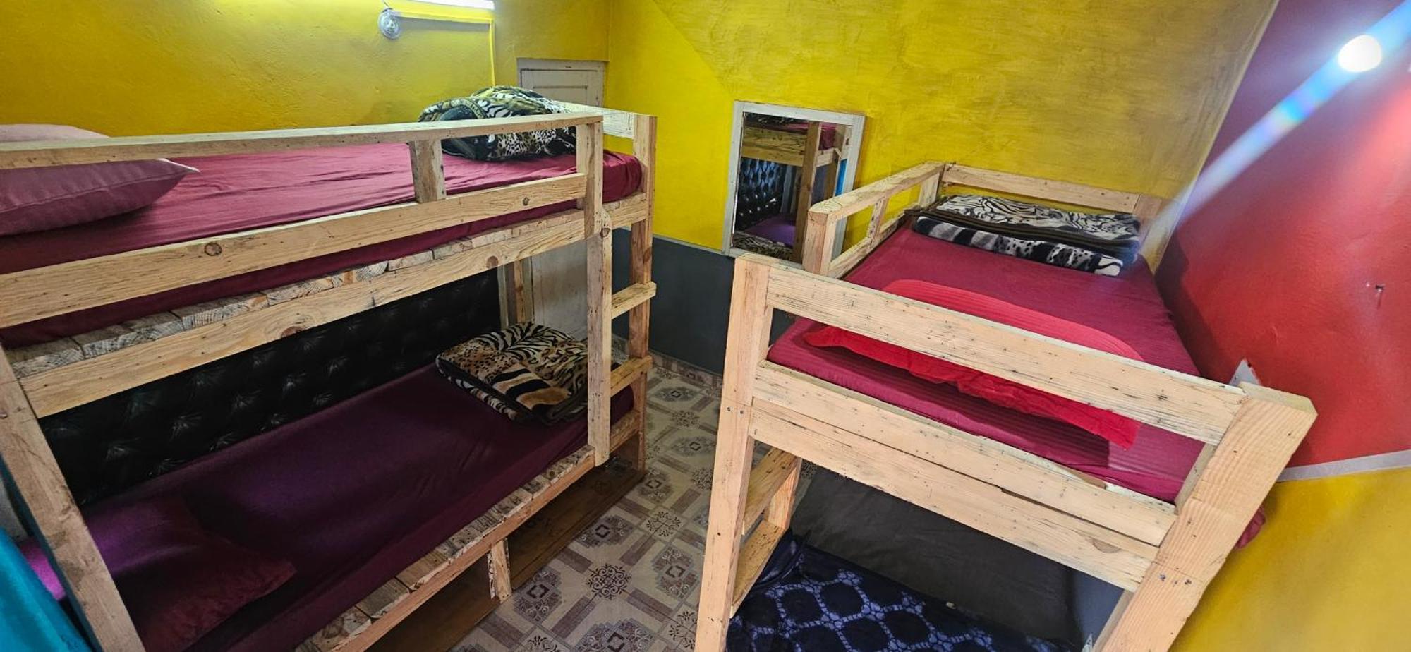 Shanti Cafe & Hostels كاسول المظهر الخارجي الصورة