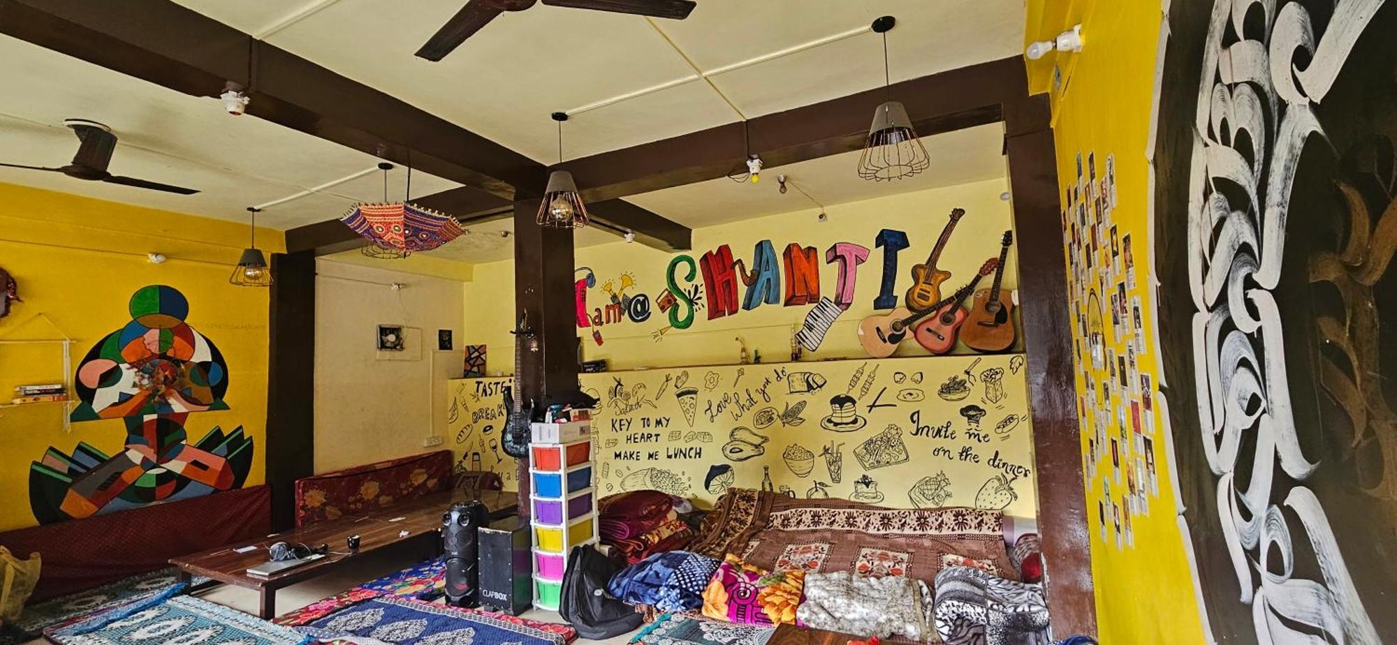 Shanti Cafe & Hostels كاسول المظهر الخارجي الصورة