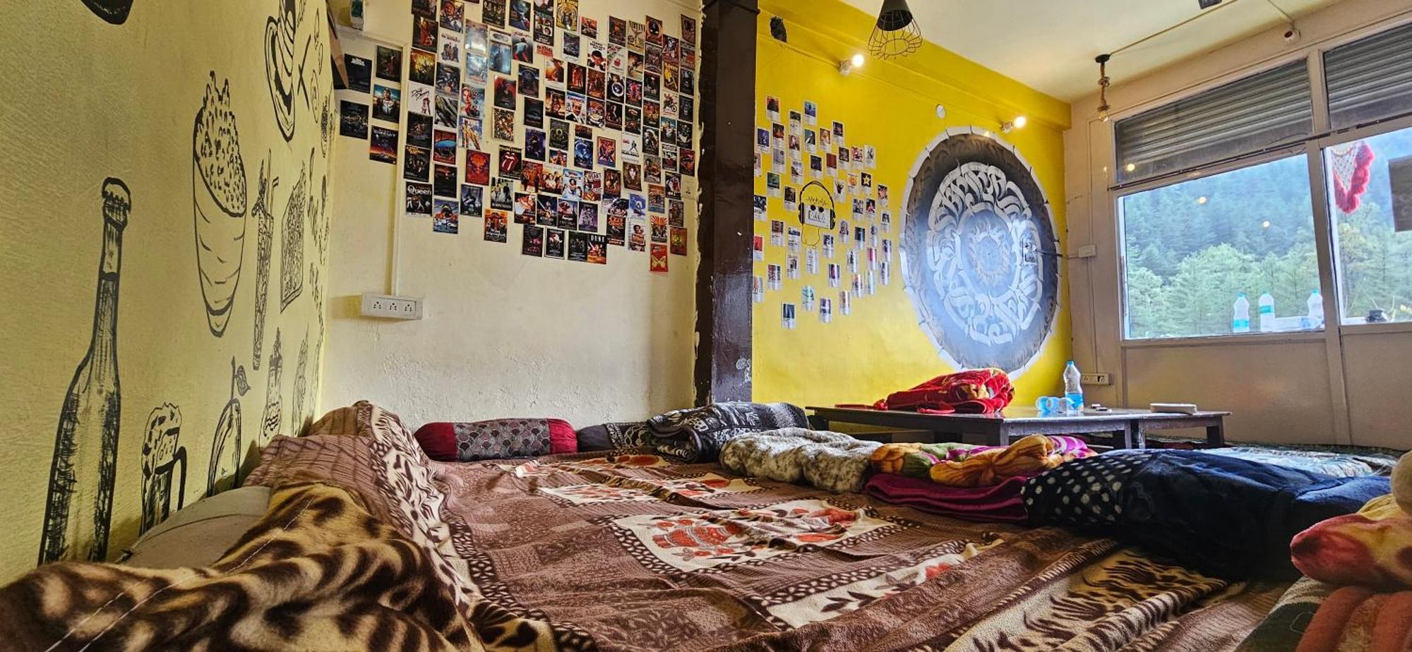 Shanti Cafe & Hostels كاسول المظهر الخارجي الصورة